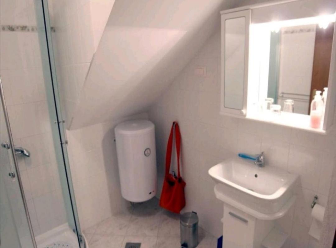 Apartment Martin - 10 Mt To The Beach Rovinj Exterior foto